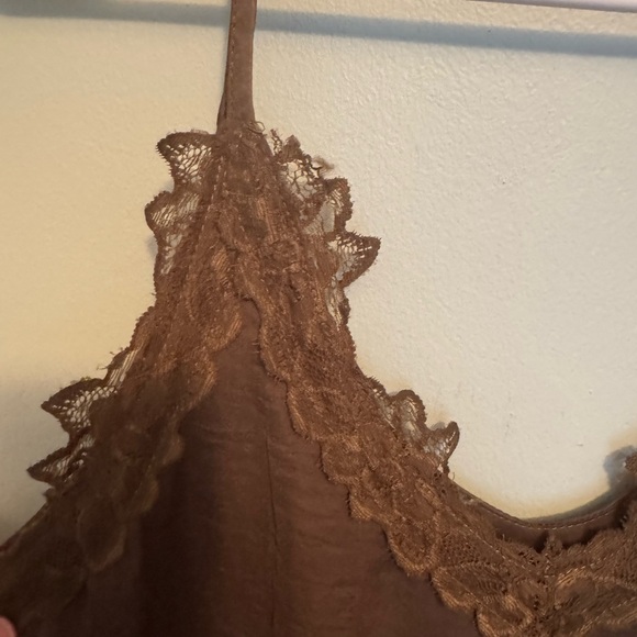 Entro Army green Lace Trim Sleeveless Camisole - Picture 2 of 12